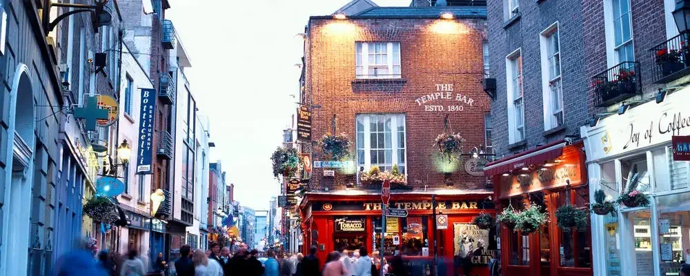 Street scene in temple bar, Dublin, Ireland
