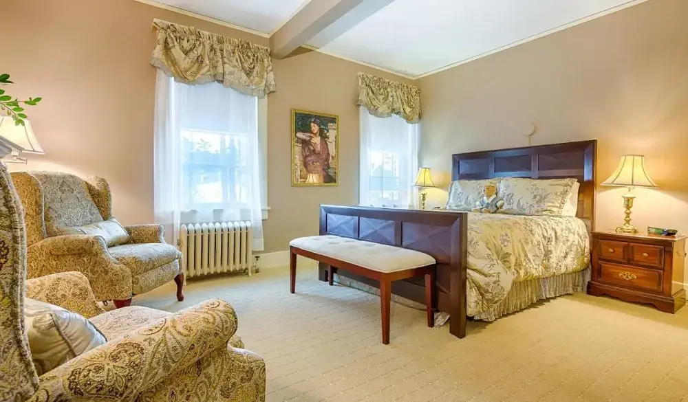 Gateways Inn & Restaurant, hotel for a fall getaways from New York