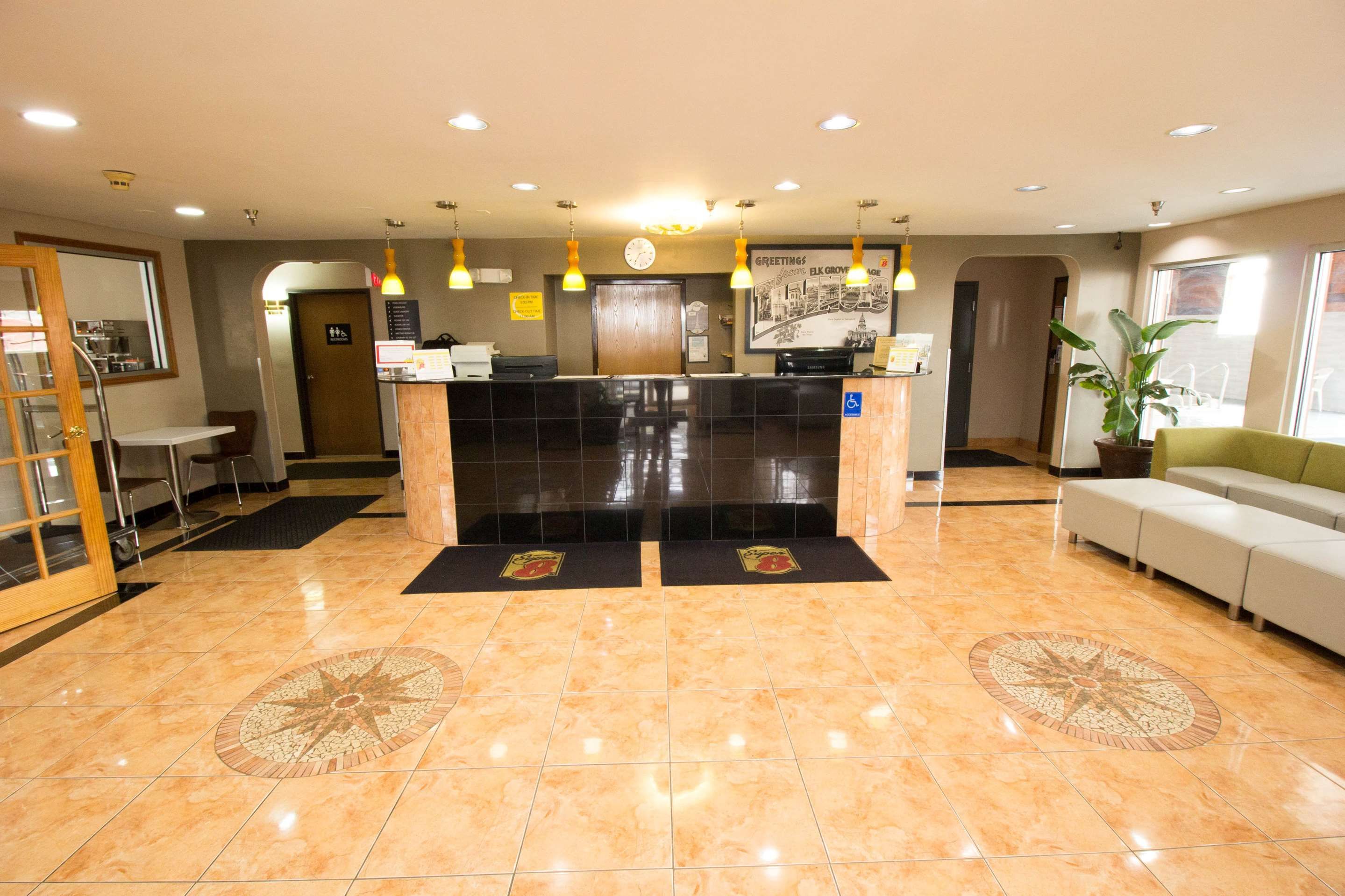 Super 8 by Wyndham Chicago O'Hare Airport, Elk Grove Village