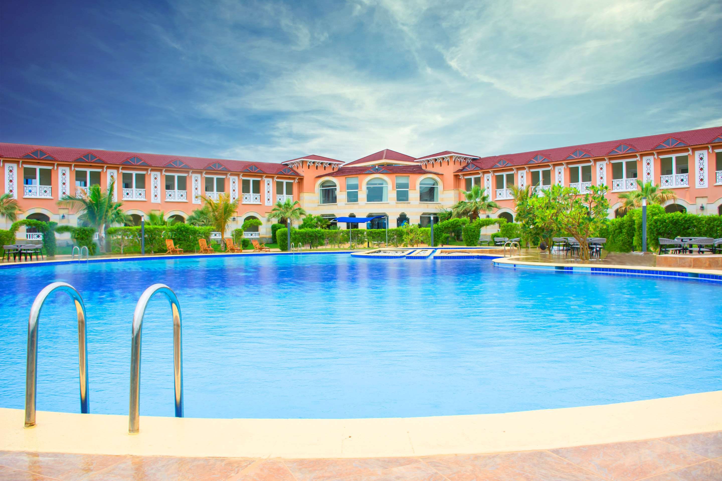 Radisson Blu Resort Al Khobar Half Moon Bay Al Khobar Saudi Arabia Compare Deals