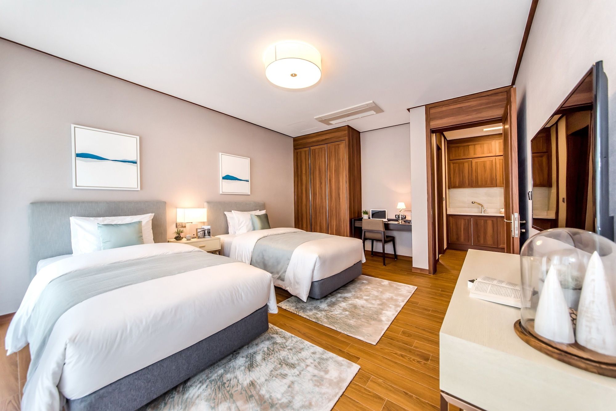 Camphortree hotel guest room