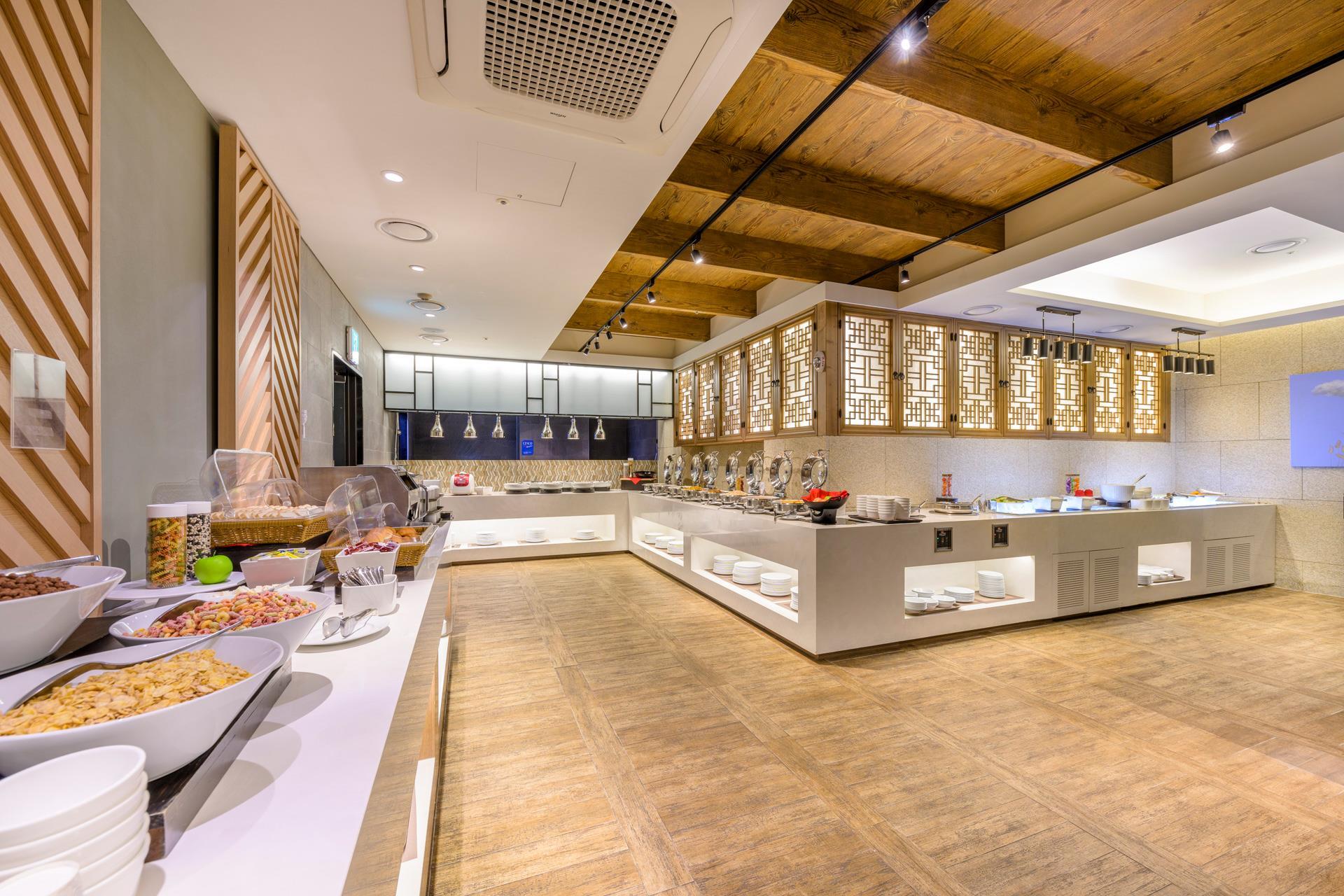 Shinshin Hotel Jeju Airport, Jeju City | HotelsCombined