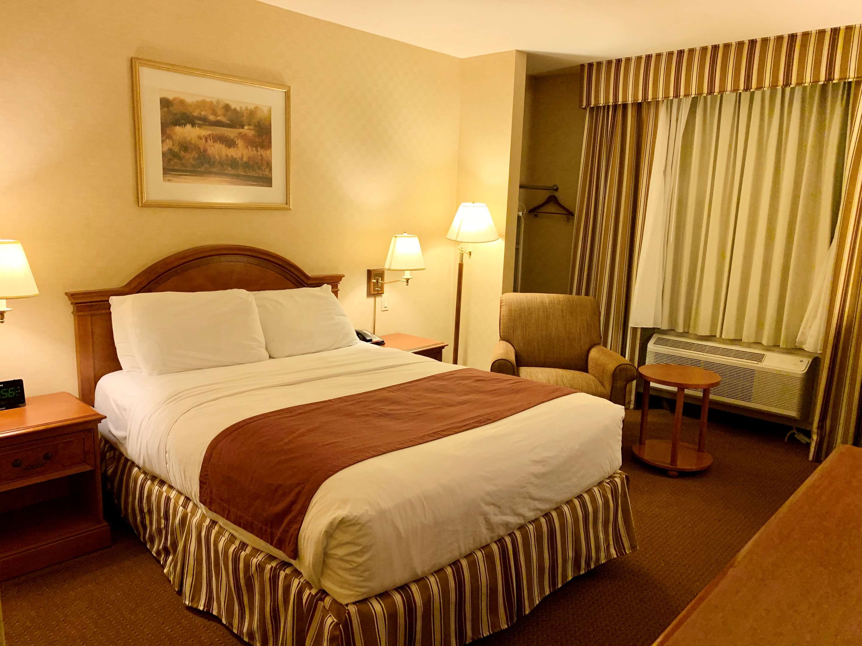 Five Towns Inn Jfk Airport Lawrence Ny United States Compare Deals