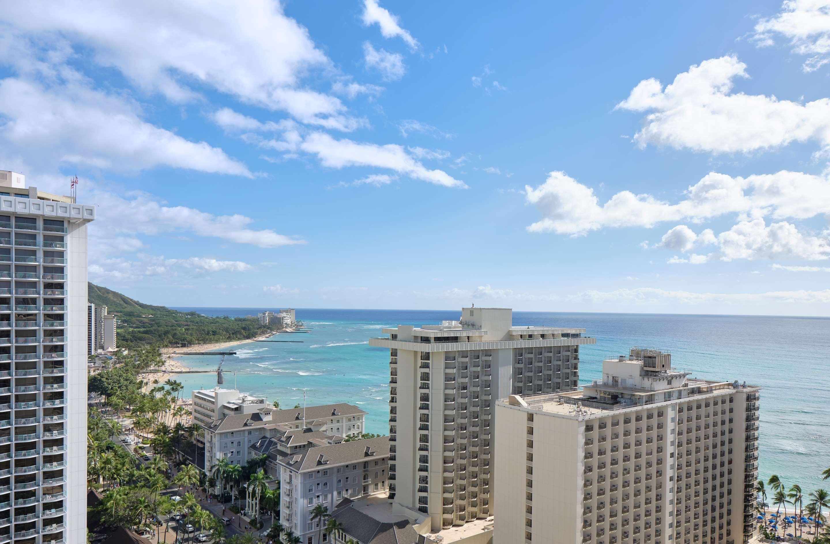 Outrigger Waikiki Beachcomber Hotel, Honolulu | HotelsCombined