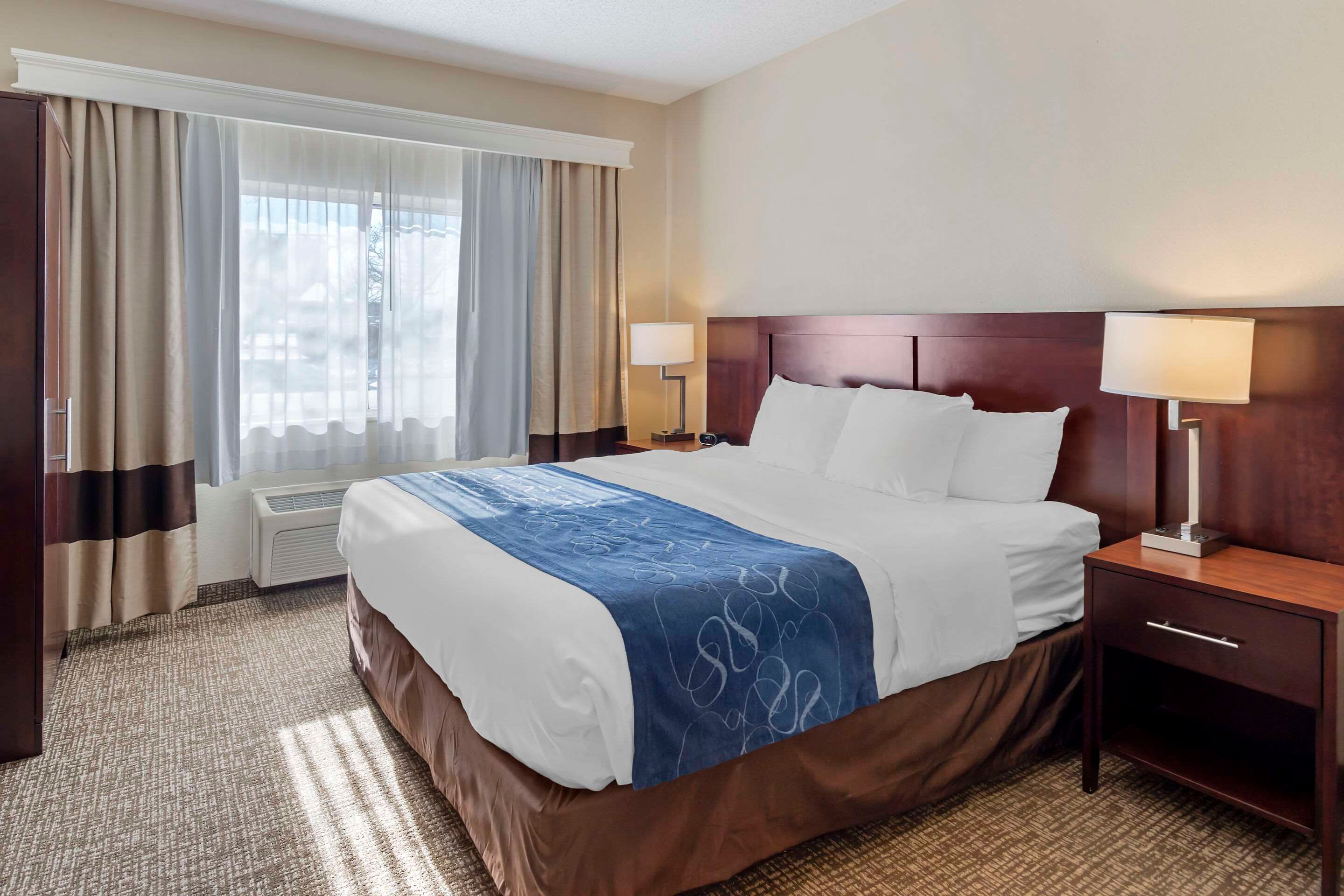 Comfort Suites Normal University area, Normal | HotelsCombined, image size:2880x1920