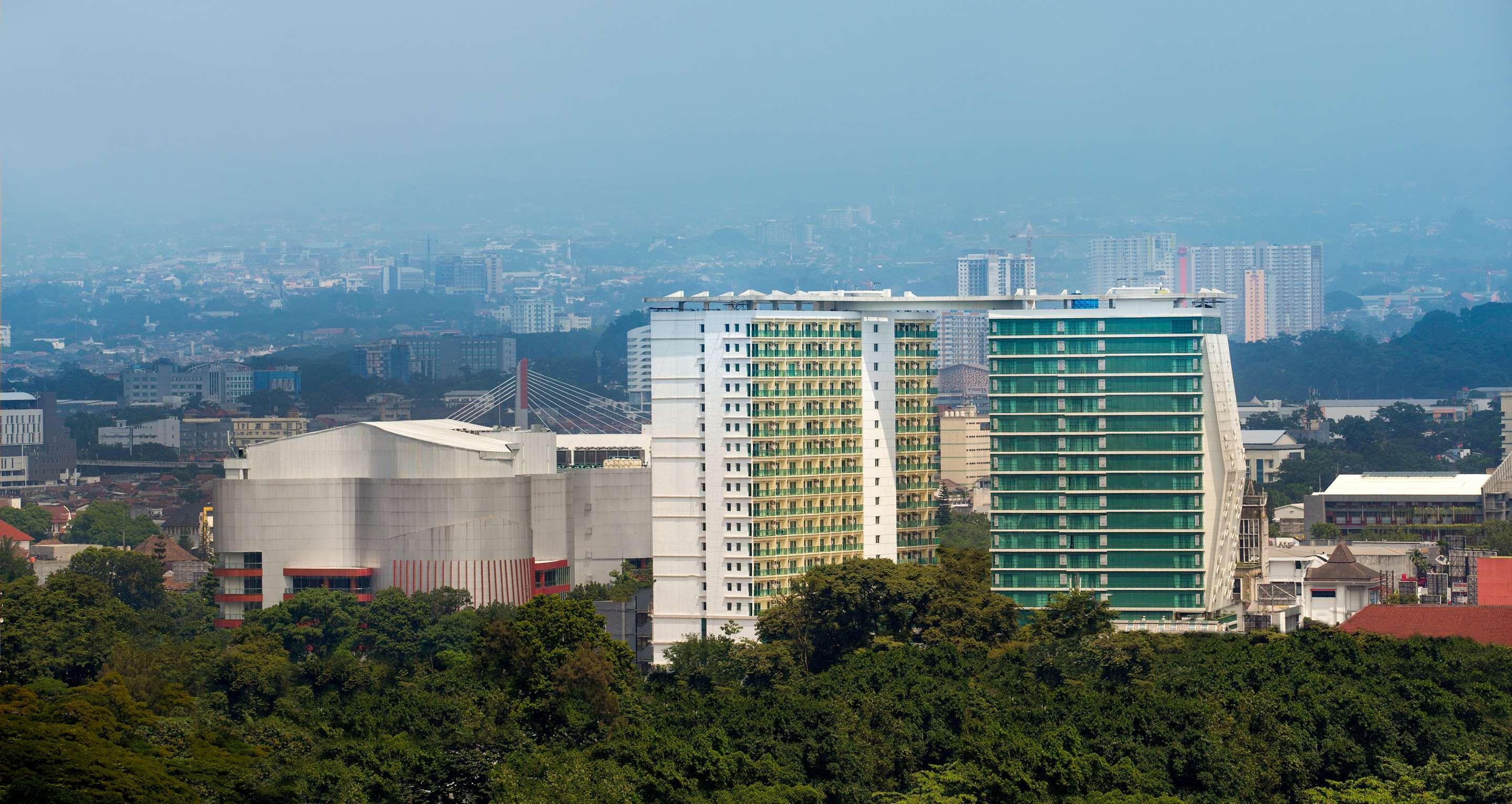 Grandia Hotel, Bandung - Compare Deals