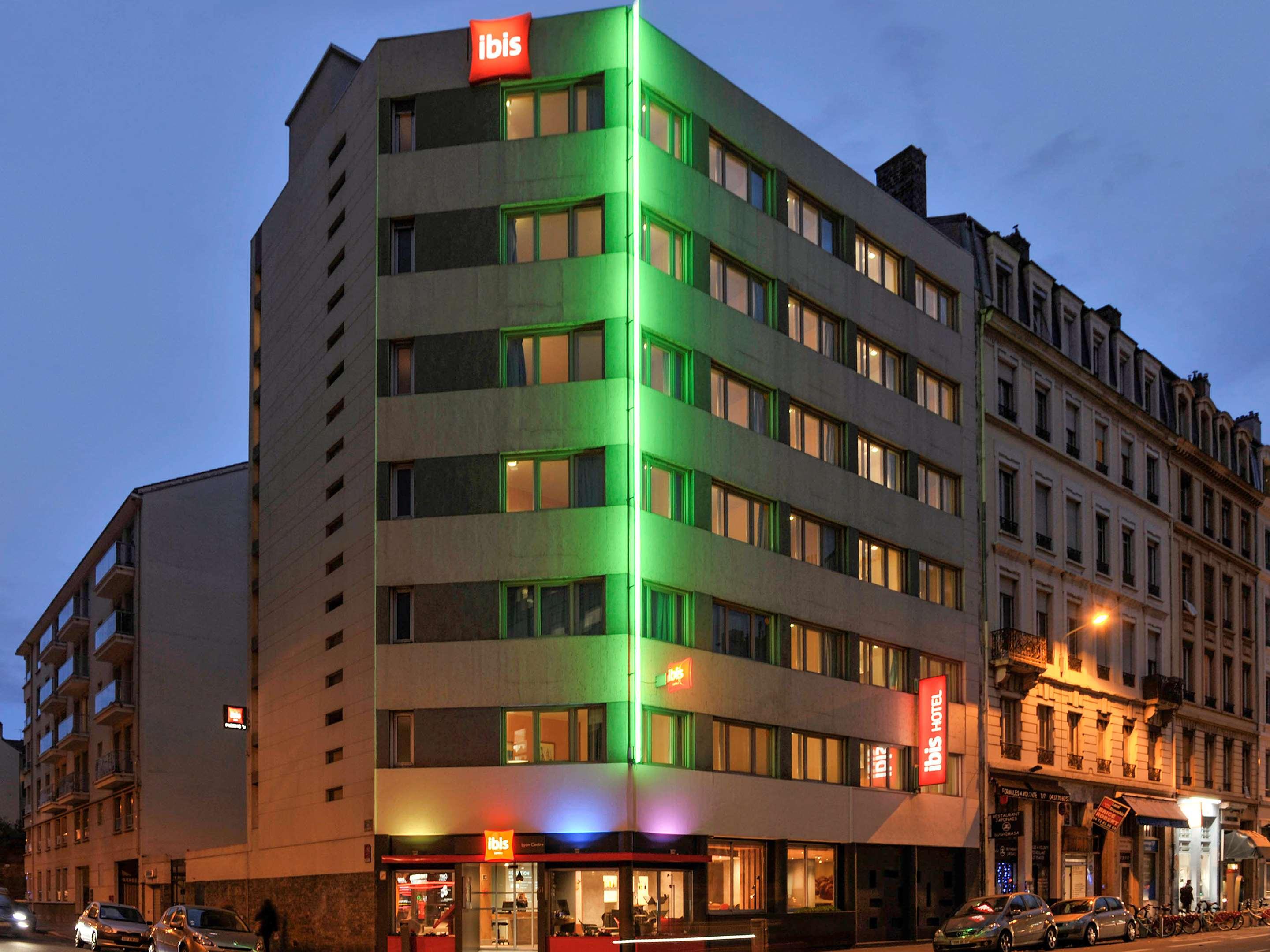 Hôtel Axotel Lyon Perrache, Lyon Compare Deals