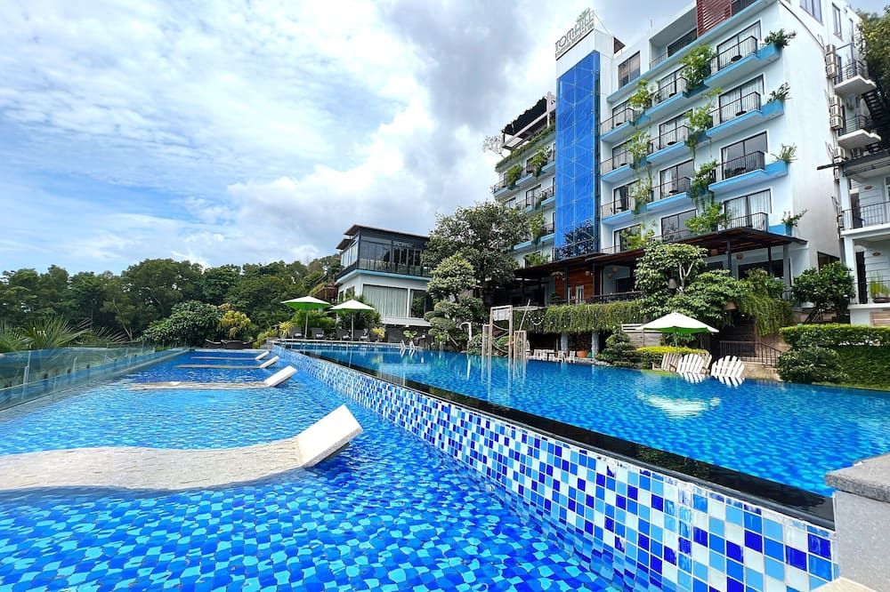 Đón bình minh trên sườn đồi và ngắm hoàng hôn từ hồ bơi vô cực