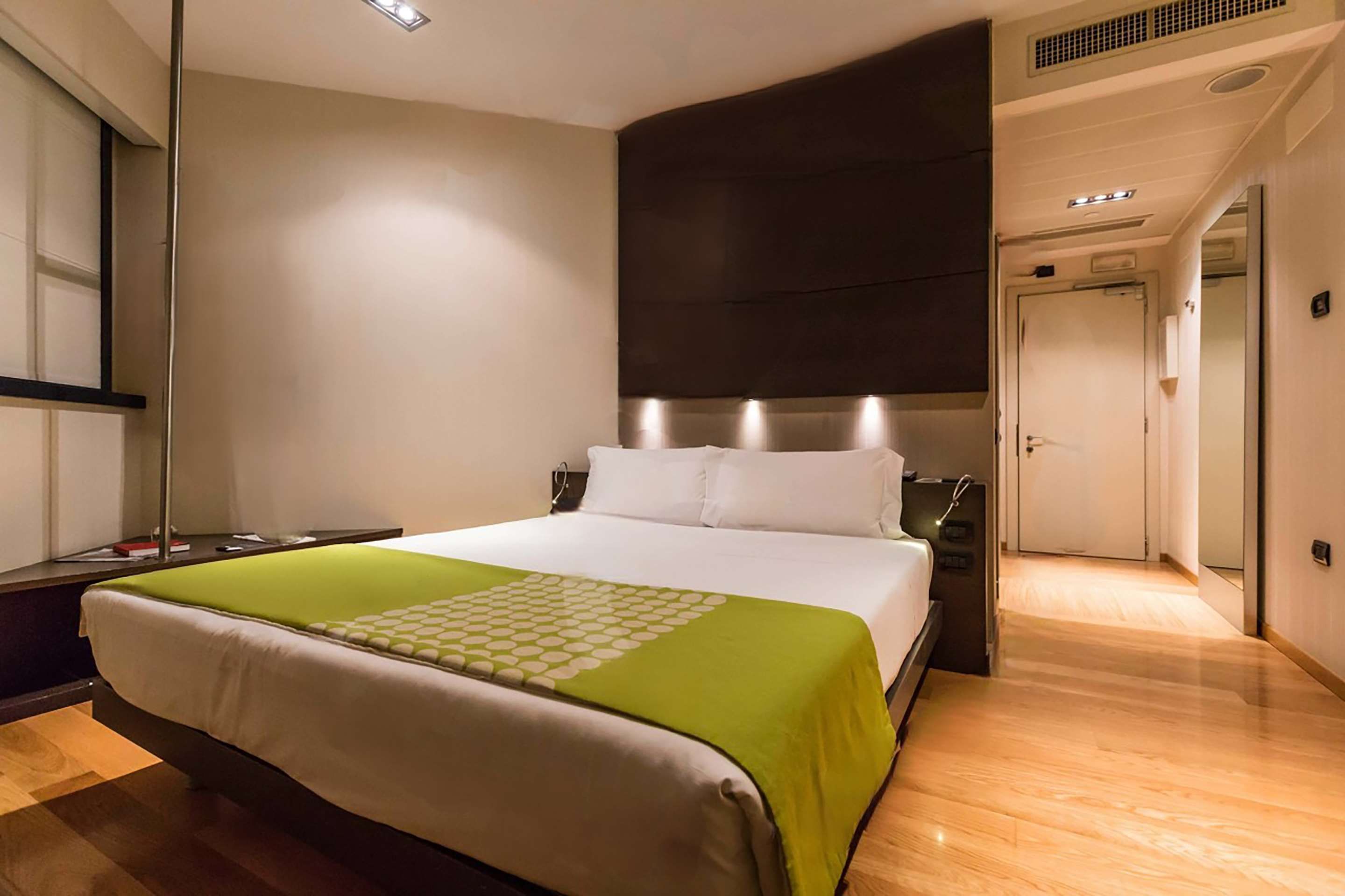 Best Western Plus The Hub Hotel, Milan | HotelsCombined, image size:2880x1919