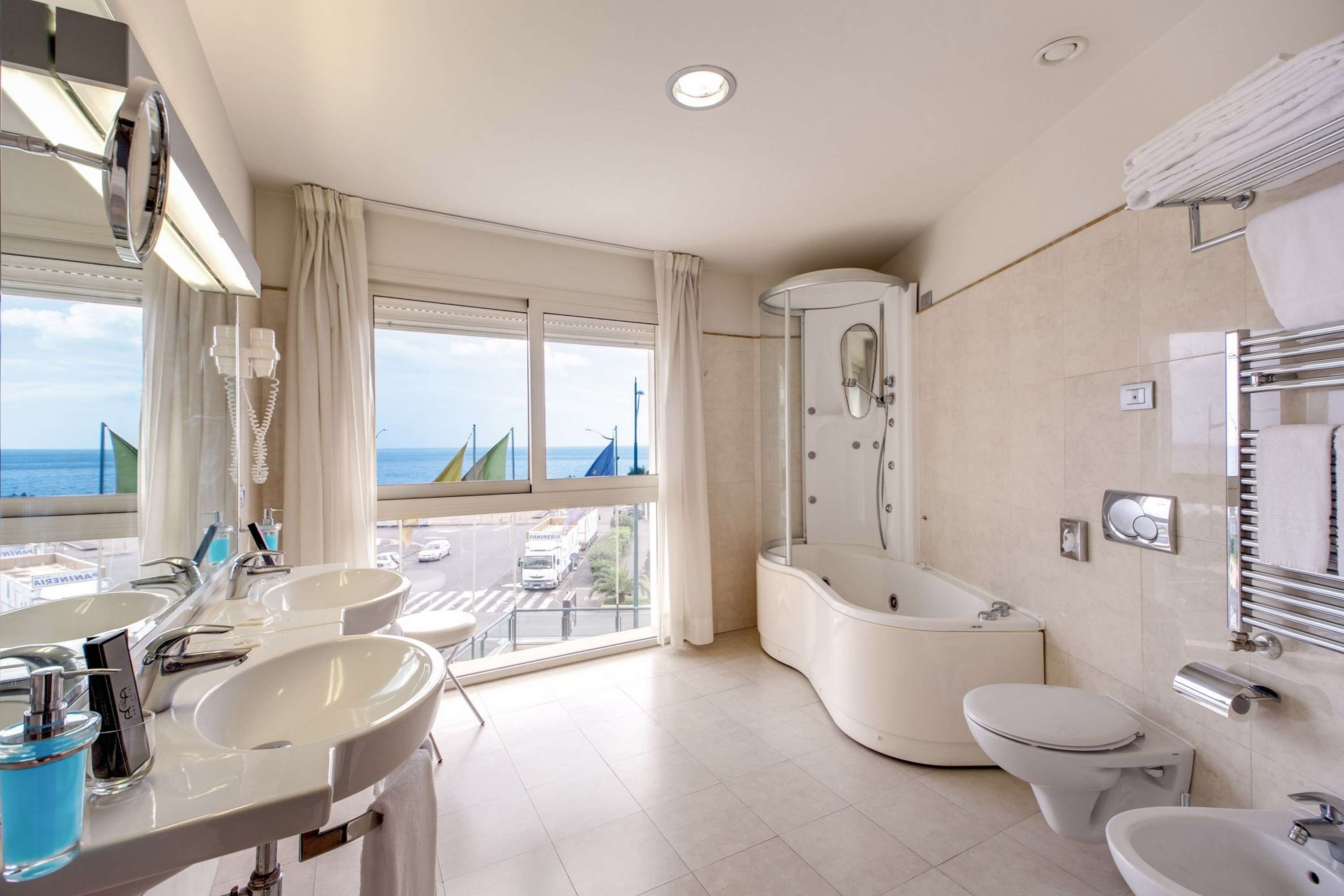 Catania Hotels: 3,859 Cheap Catania Hotel Deals, image size:3000x2000