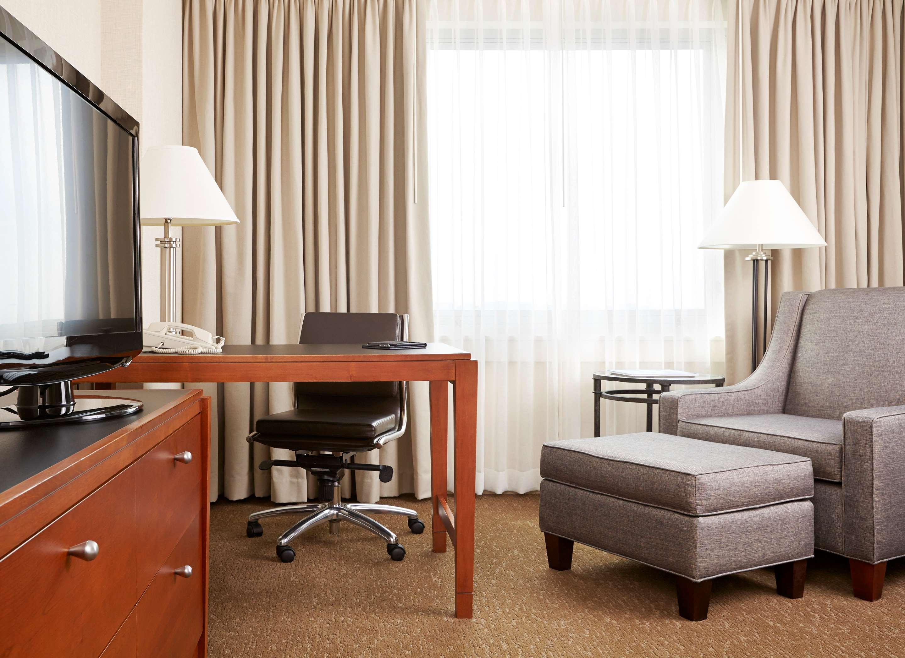 View Crowne Plaza O Hare Park And Fly Images - Plaza Poin