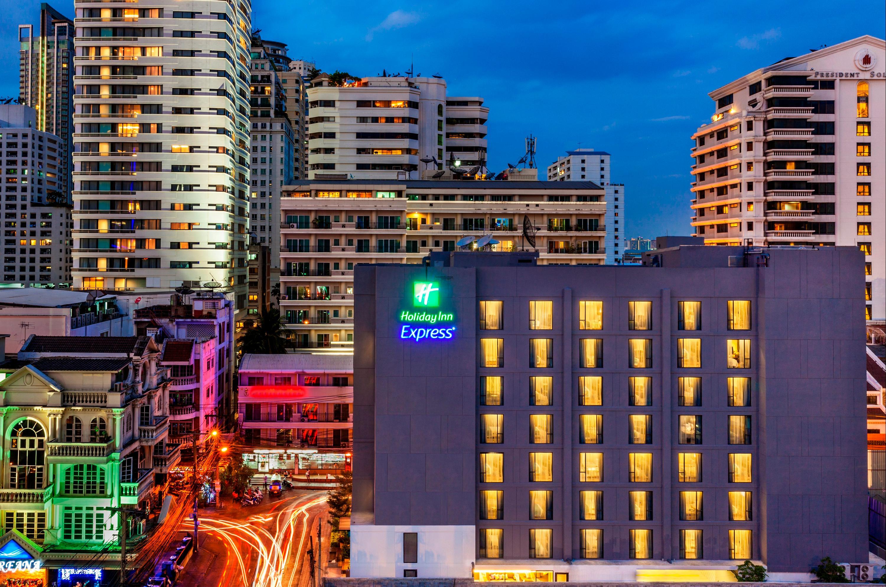 Holiday Inn Express Bangkok Sukhumvit 11 Bangkok Thailand Compare Deals Holiday Inn Express Bangkok Sukhumvit 11 Bangkok Thailand Compare Deals