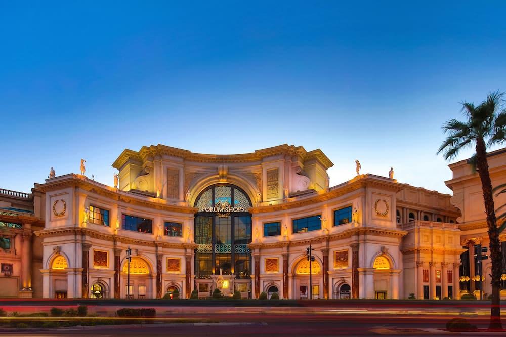 Top Hotels Closest to Forum Shops at Caesars in Las Vegas Strip
