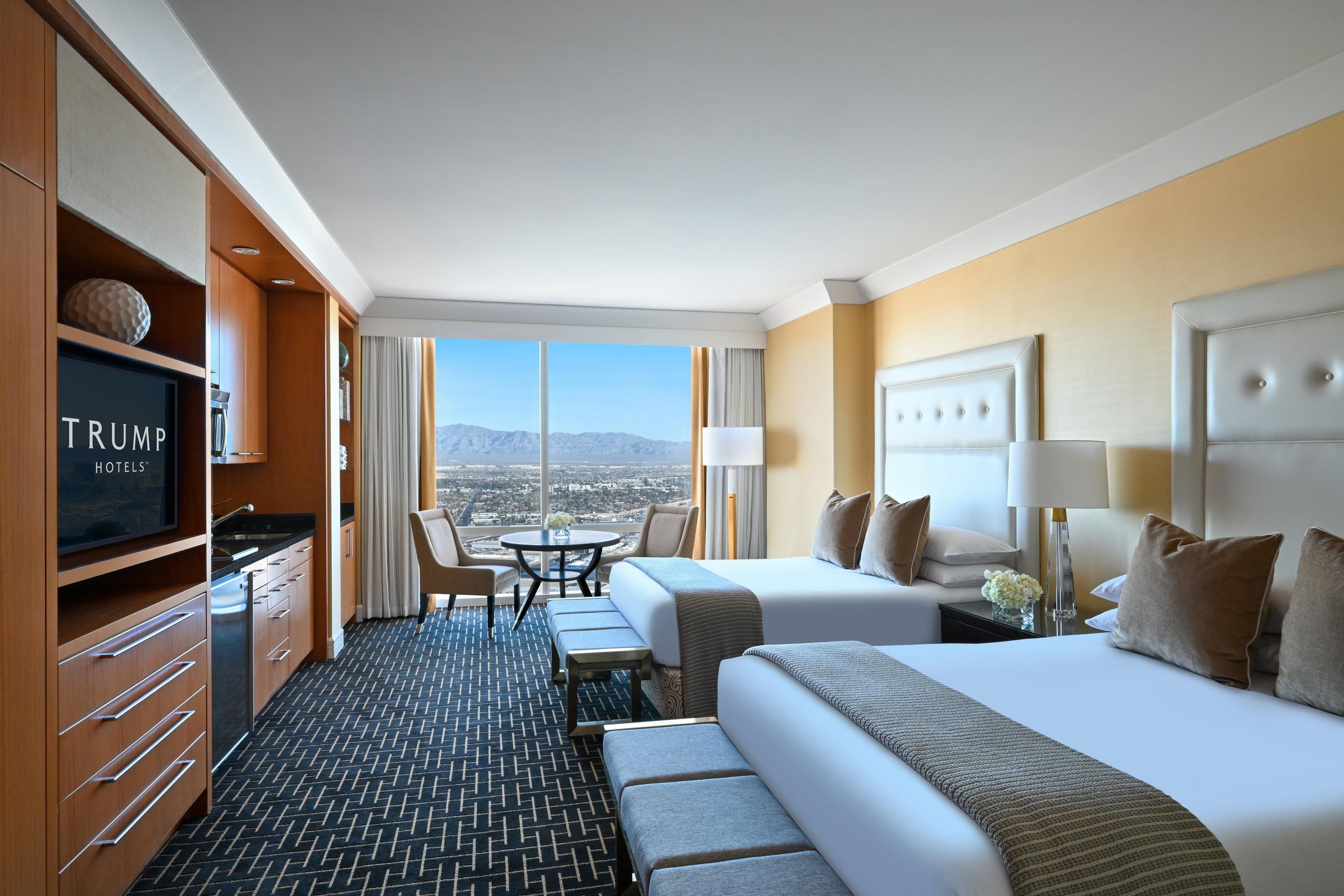 Hilton Grand Vacations Club at Trump International Hotel in Las Vegas,  Nevada, image size:3000x2000