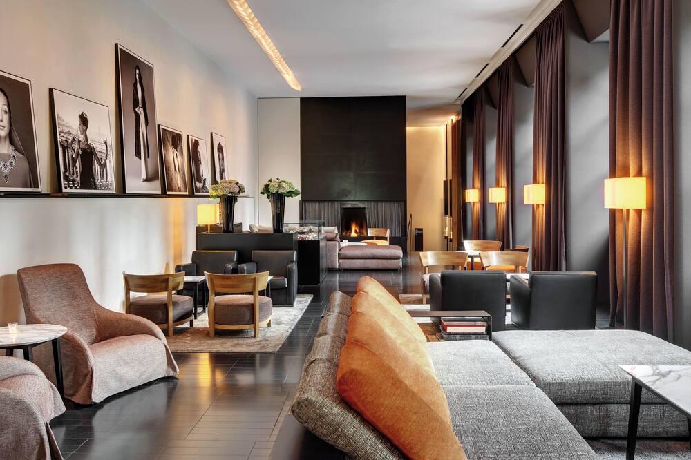 Bulgari milano hotel shop
