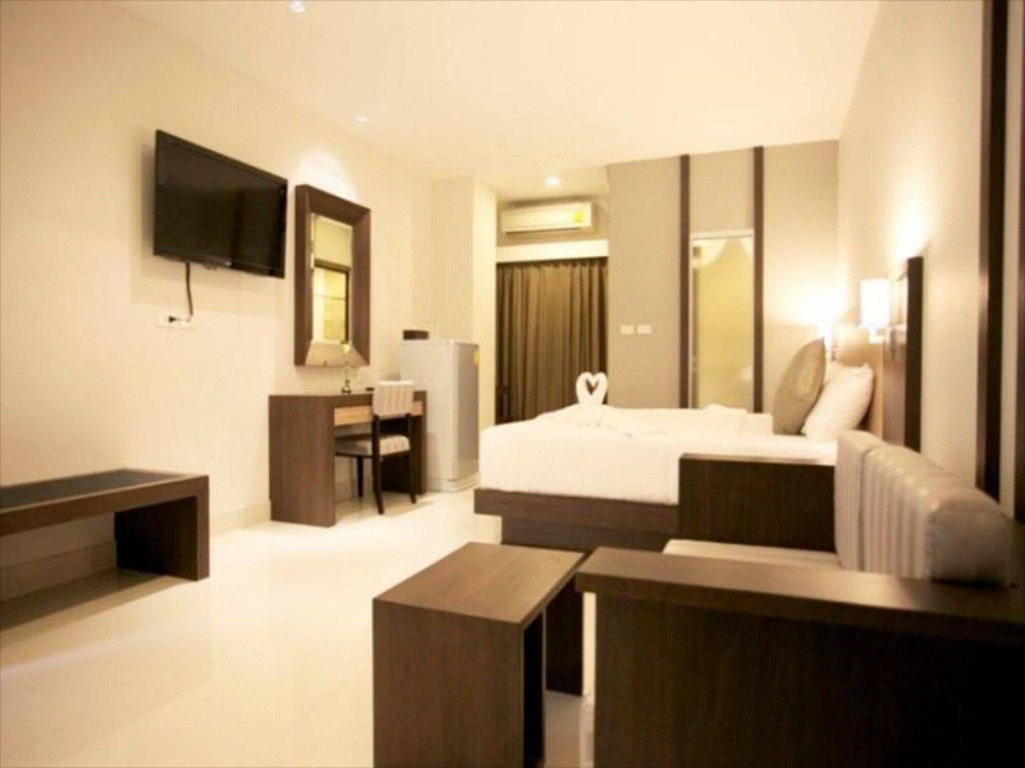 April Suites, Pattaya | HotelsCombined