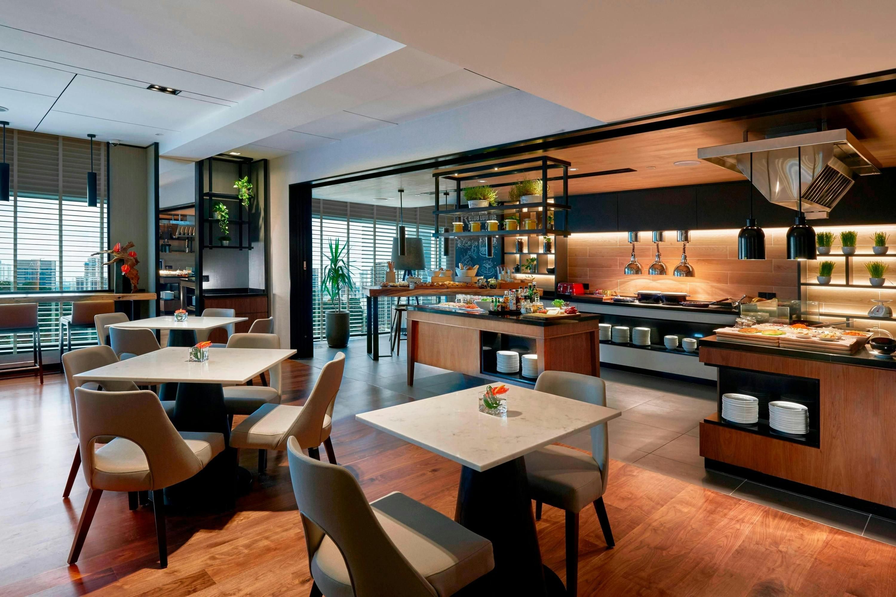 Renaissance Kuala Lumpur Hotel & Convention Centre, Kuala Lumpur |  HotelsCombined