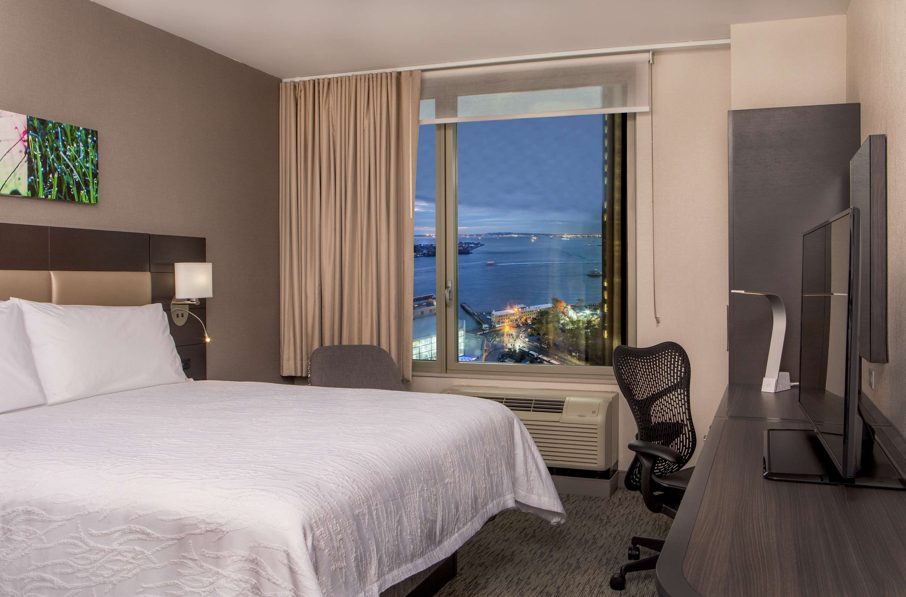 Hilton Garden Inn Nyc Financial Center/Manhattan Downtown, New York |  HotelsCombined, image size:2879x1898