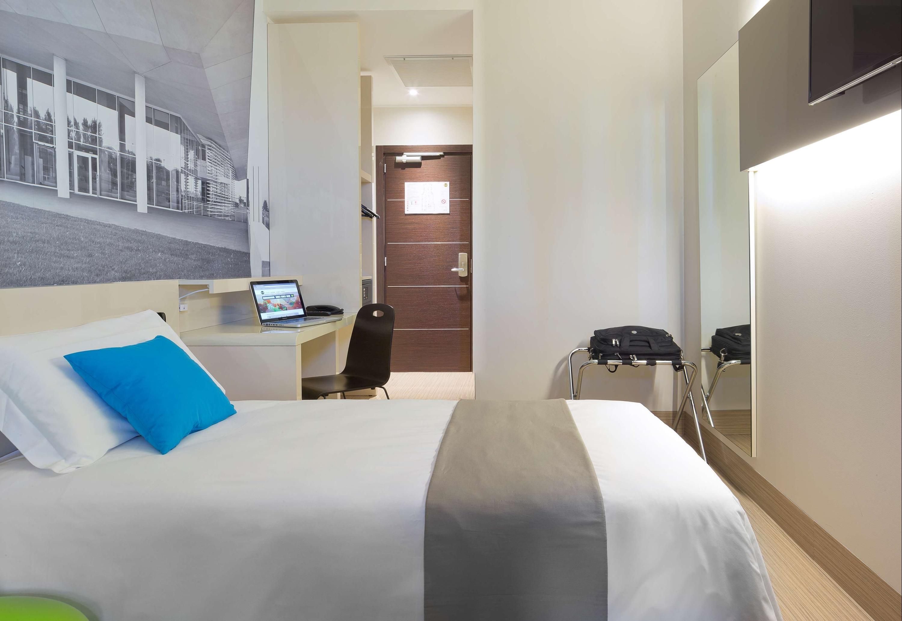 B\u0026B Hotel Bergamo, Bergamo | HotelsCombined, image size:3000x2066