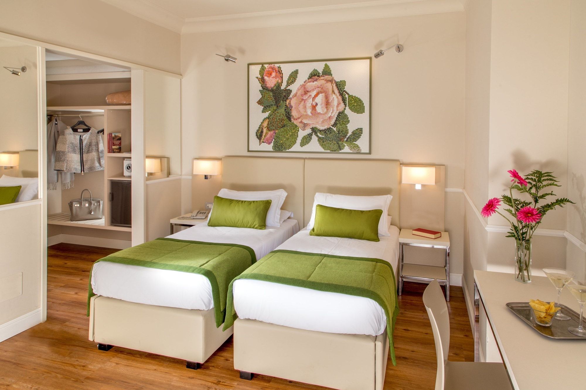 Hotel Cristoforo Colombo, Rome | HotelsCombined, image size:2000x1333
