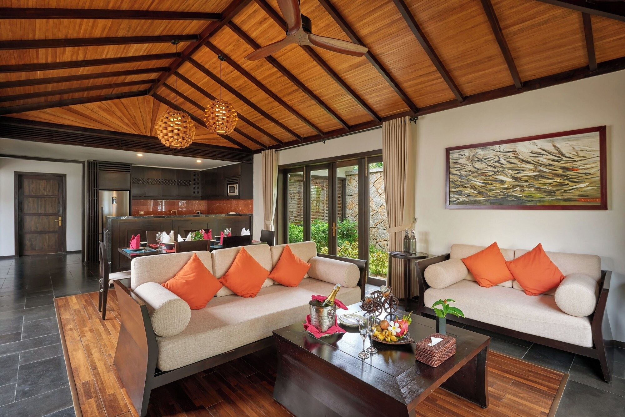 villa Nha Trang khác gì căn hộ Nha Trang