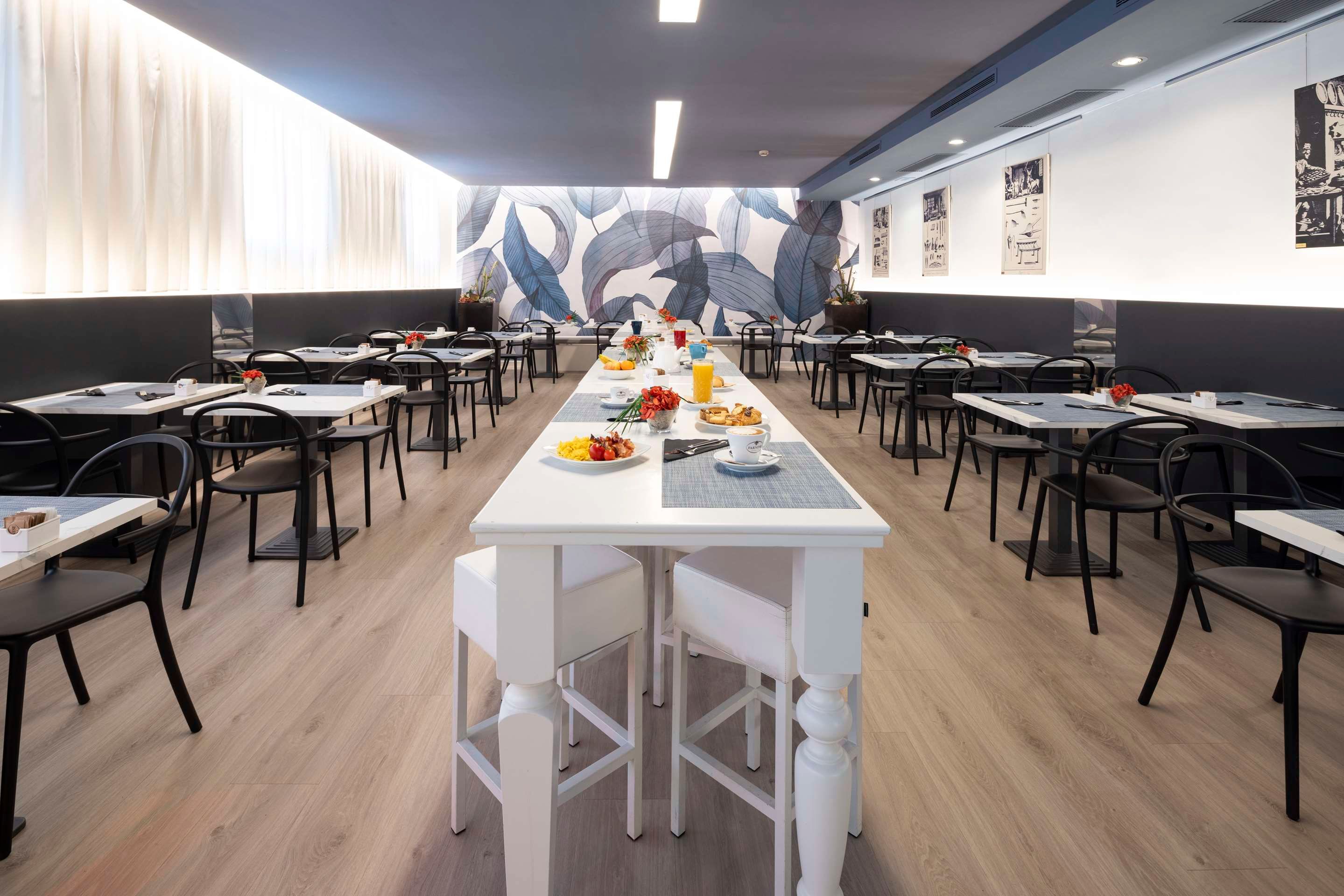 Hotels near Parma City Centre, Parma - Amazing Deals on 440 Hotels, image size:2879x1920