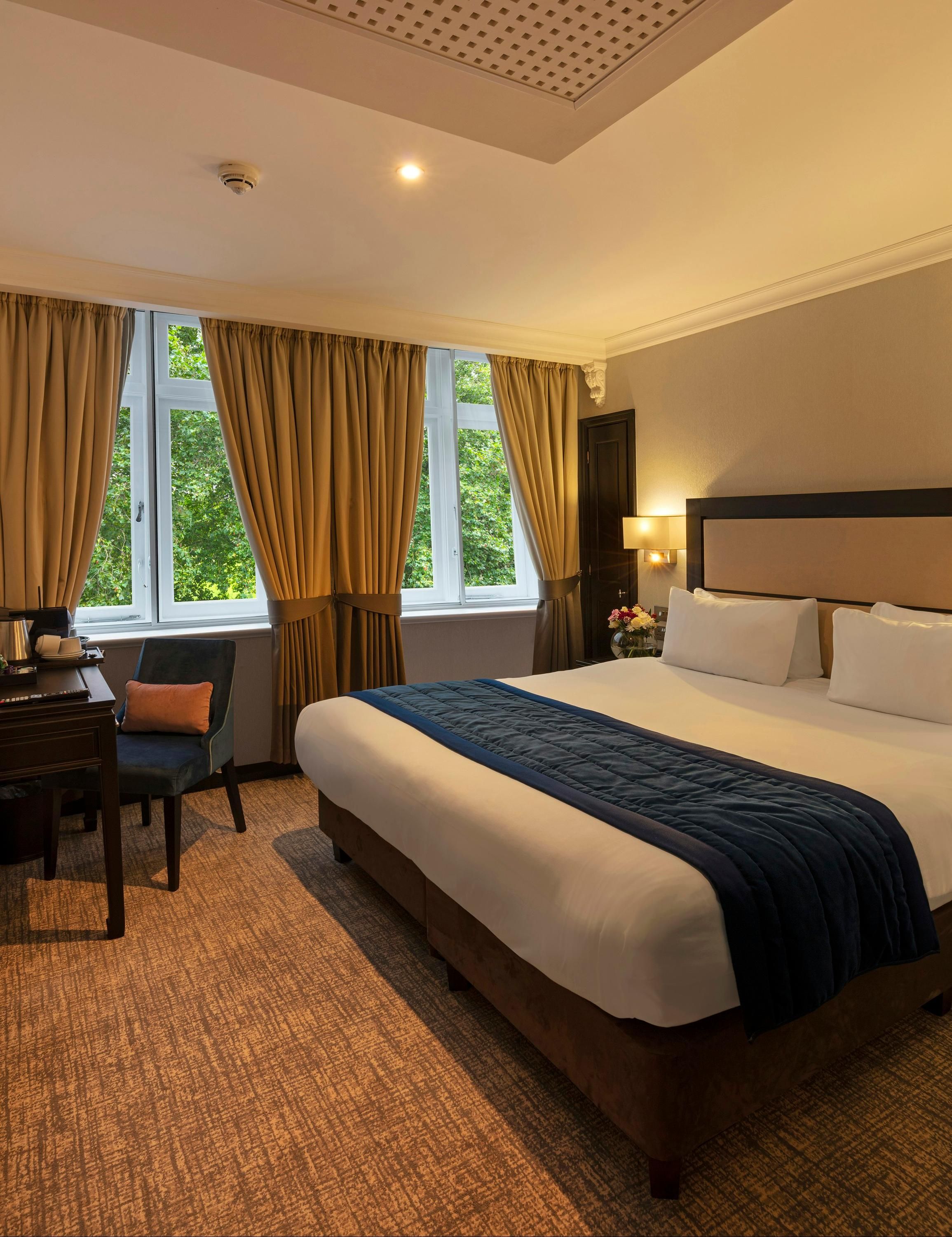 4✩ Aloft Long Island City-Manhattan View Hotel ○ 2025 Deals, image size:2310x3000