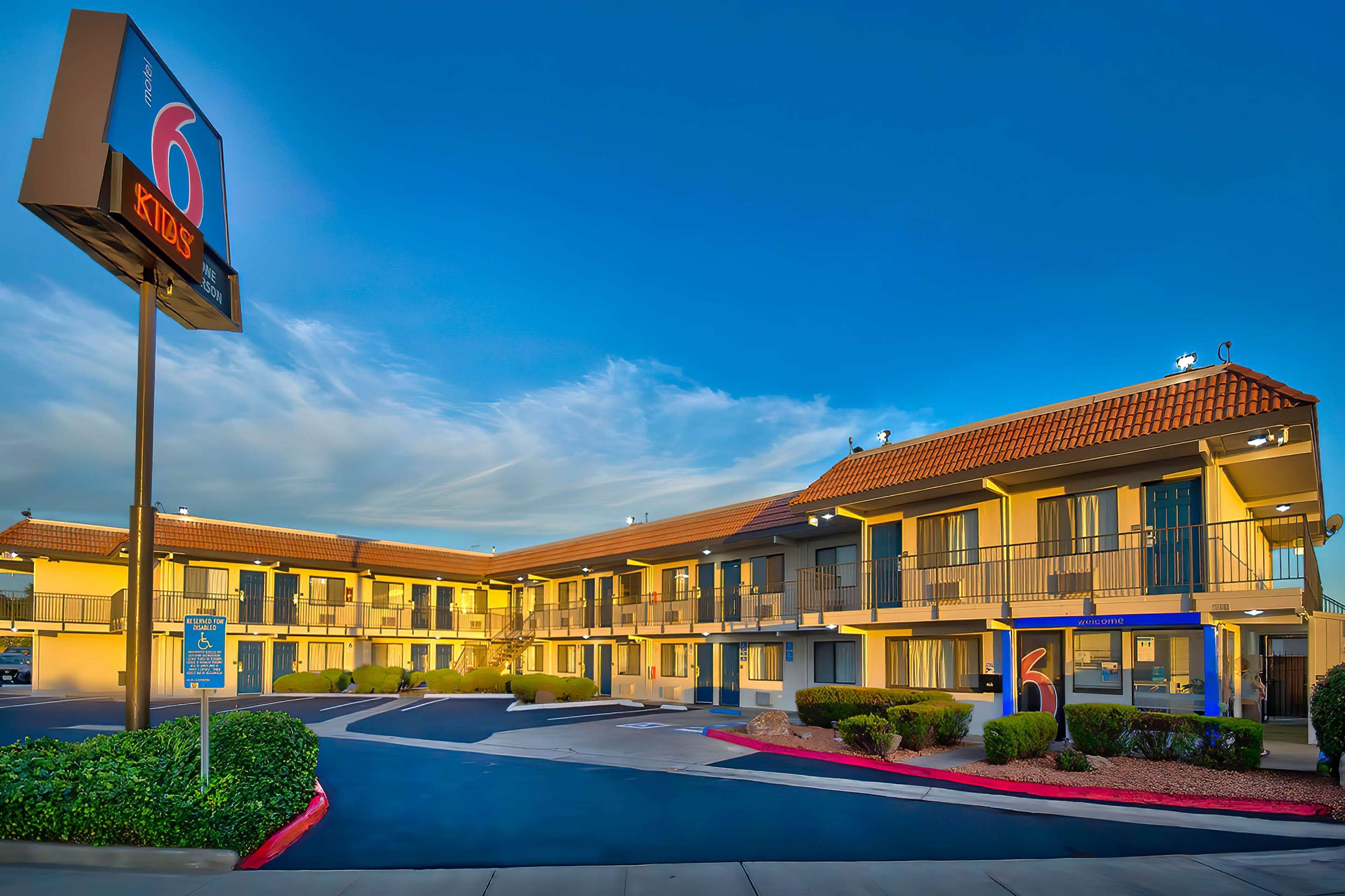 Motel 6 Vallejo Six Flags West, Vallejo | HotelsCombined