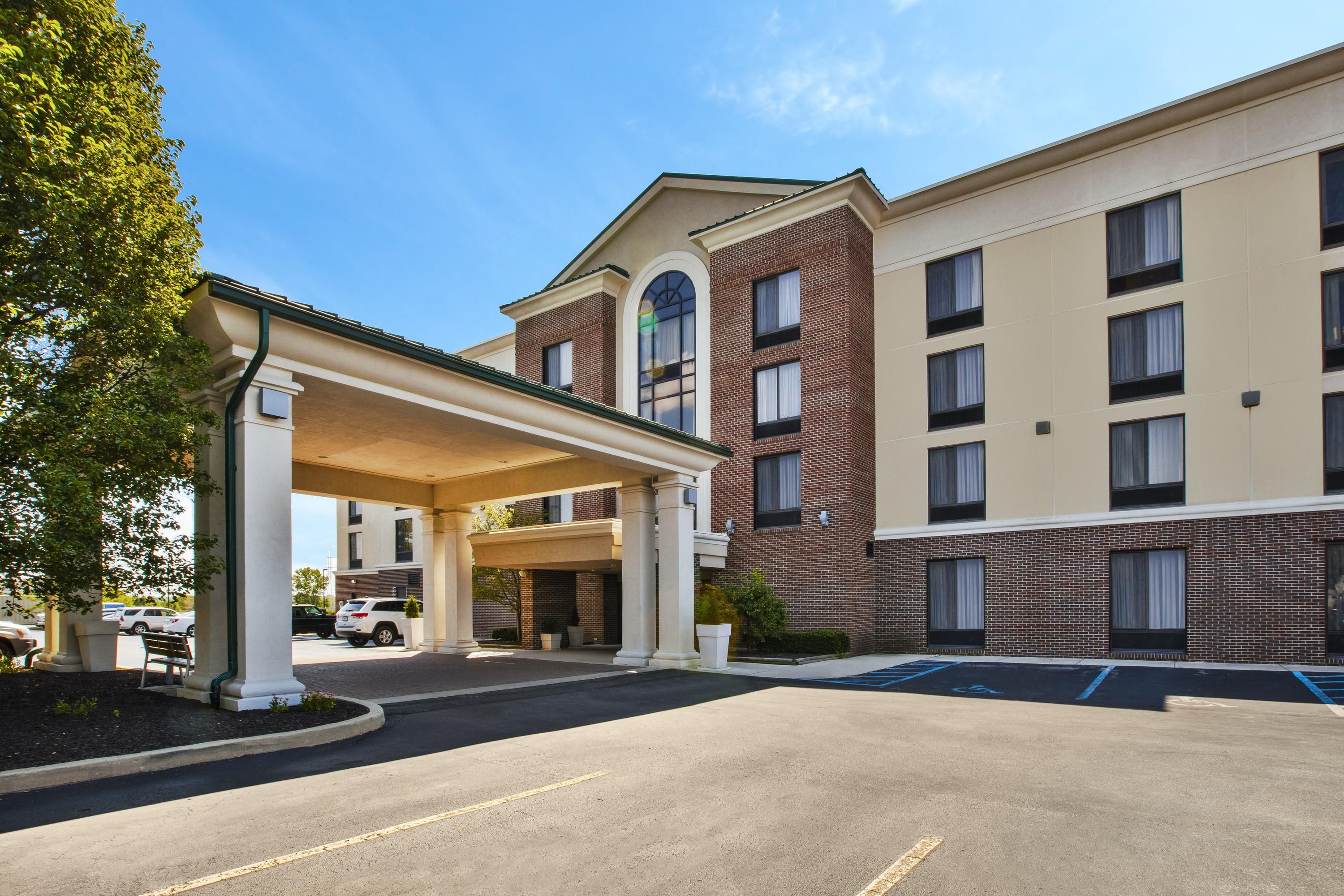 Hampton Inn Ft. Wayne/Dupont Road, Fort Wayne Compare Deals