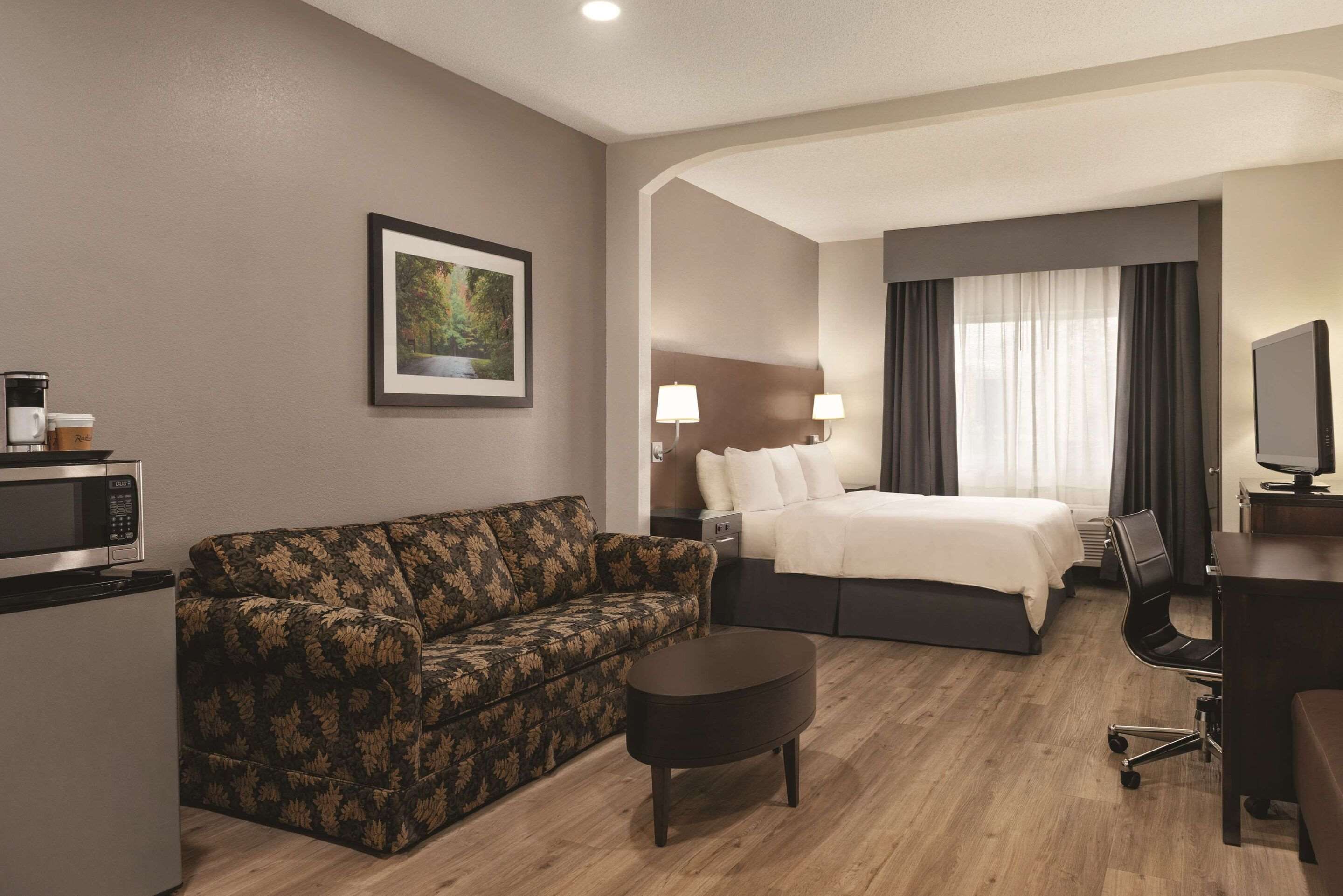 Radisson Hotel \u0026 Conference Center Rockford, IL, Rockford | HotelsCombined, image size:2880x1922