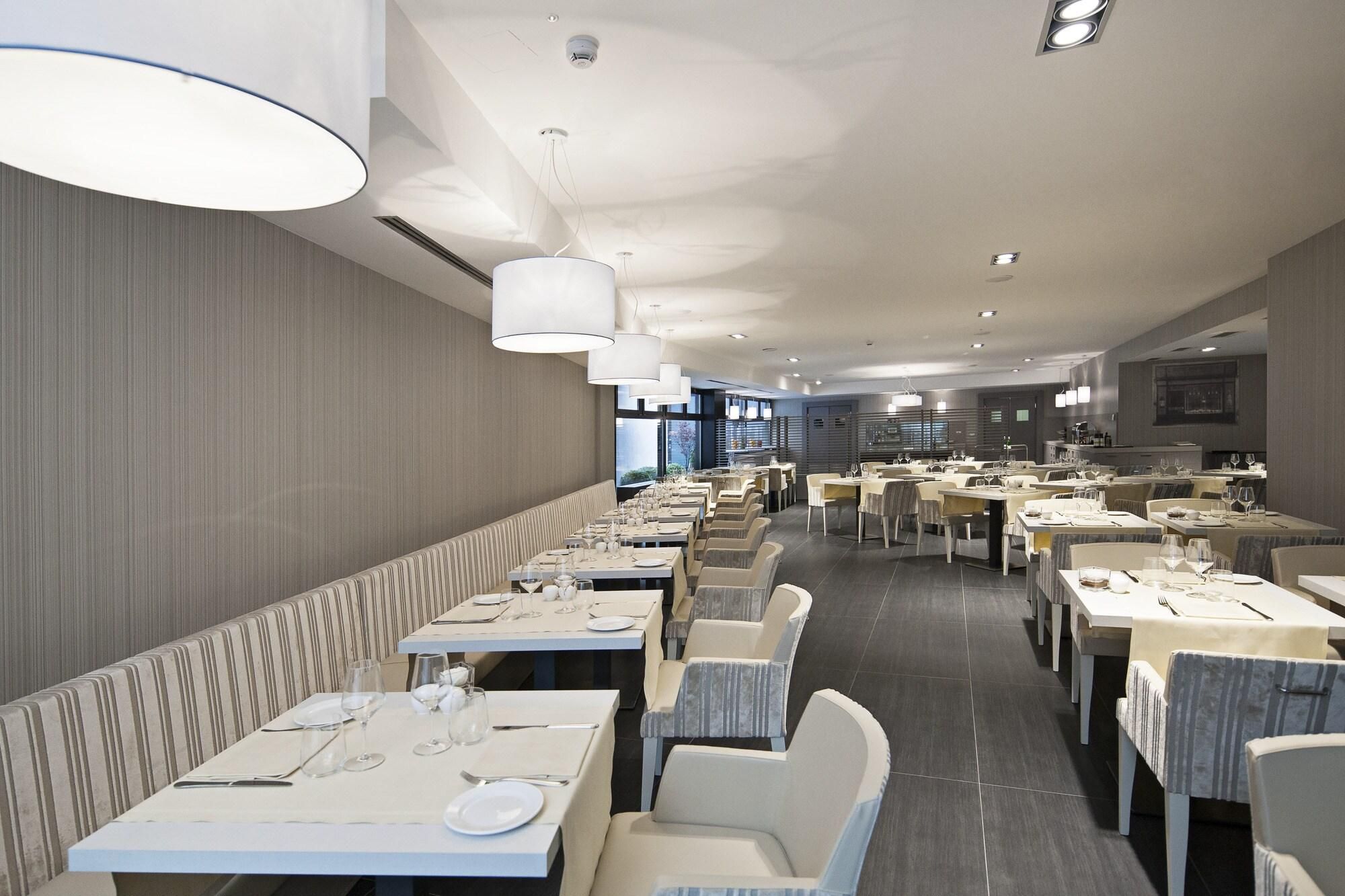 4-star Hotels in Parma from $72 | HotelsCombined, image size:2000x1333