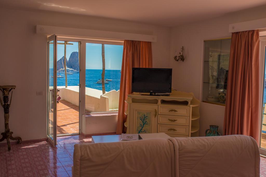 La Canzone Del Mare On Capri The Historical Hot Spot On Capri