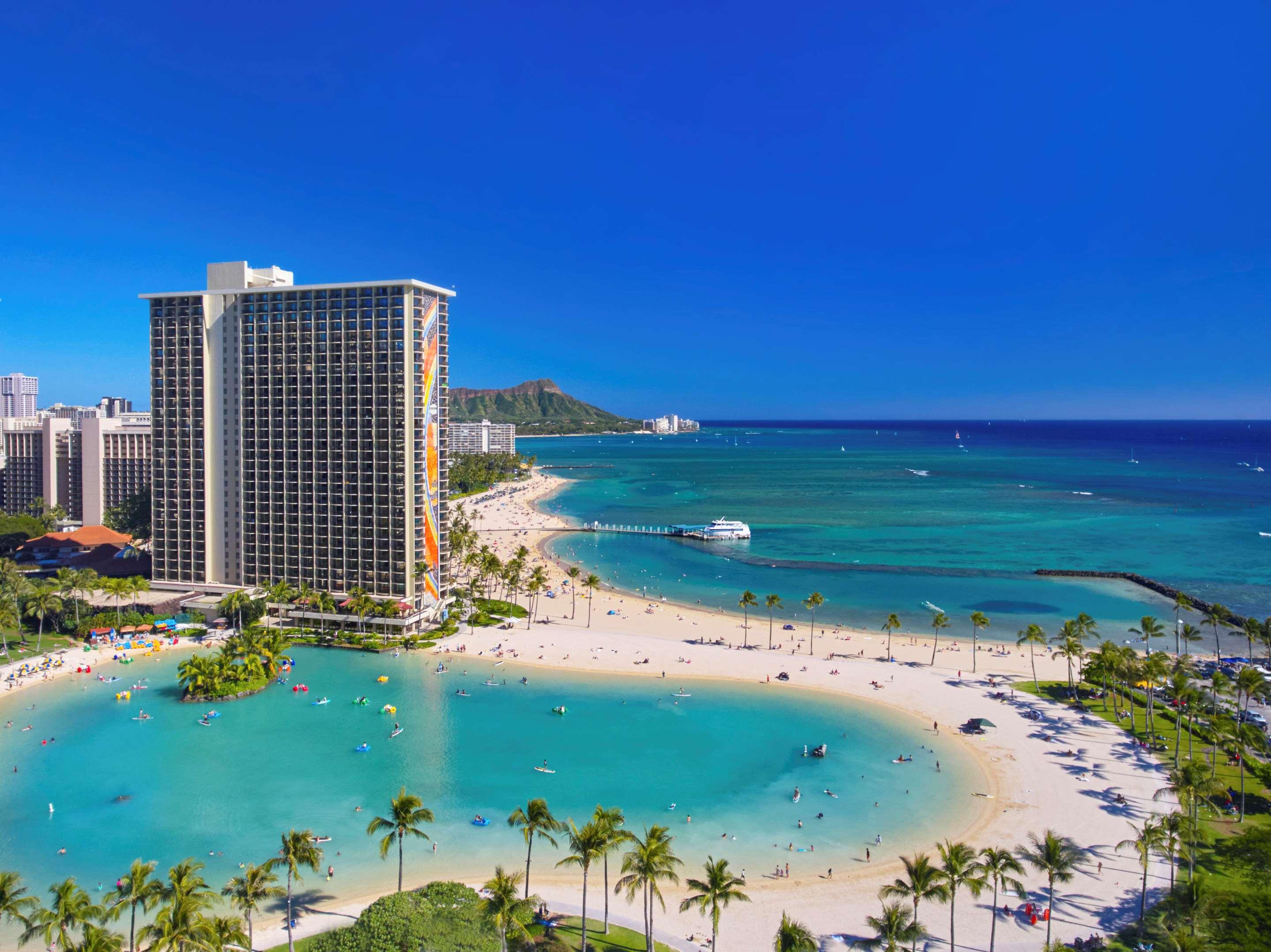How to get to Hilton Hawaiian Village Waikiki Beach Resort