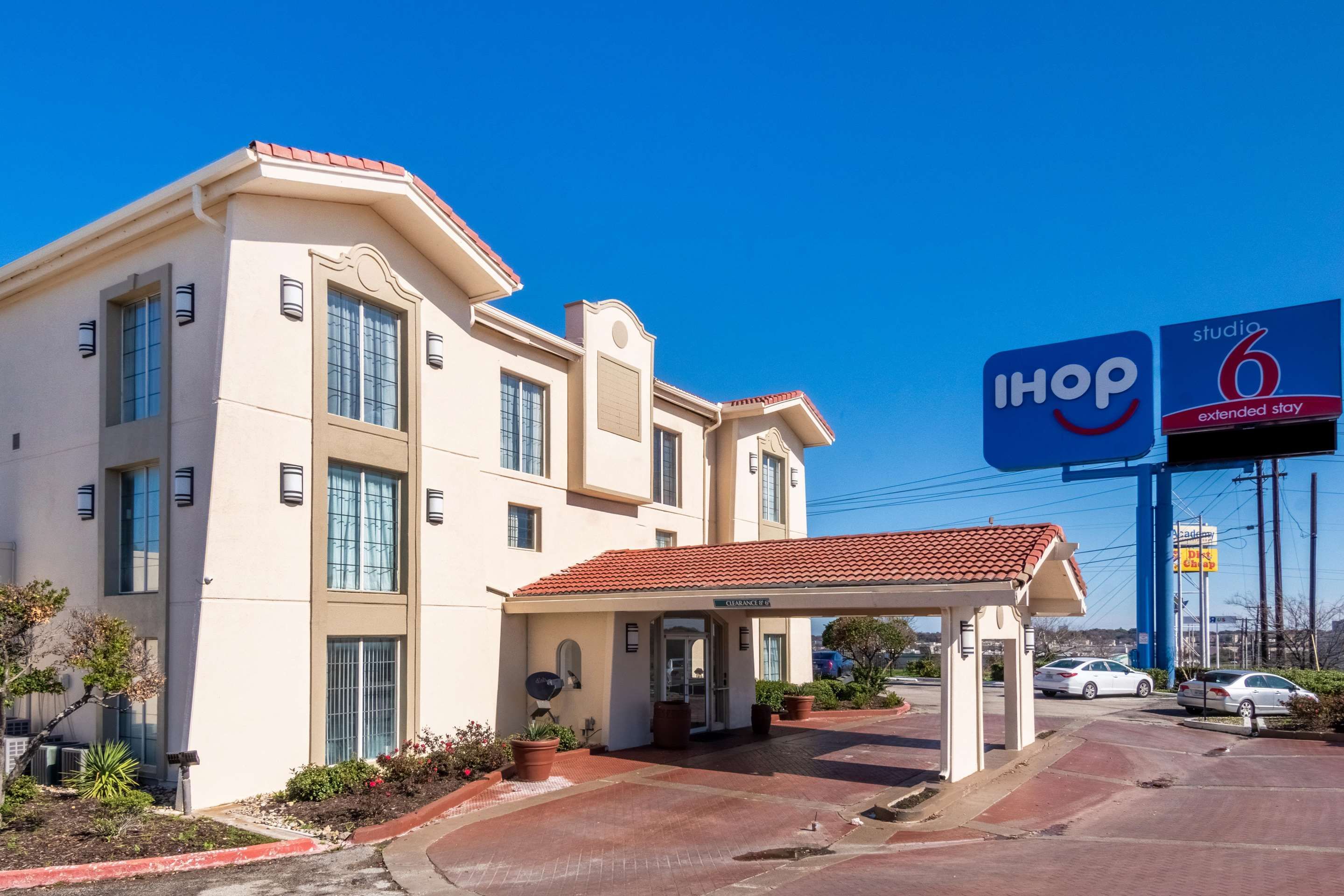 Motel 6 Azle Tx, Azle Compare Deals