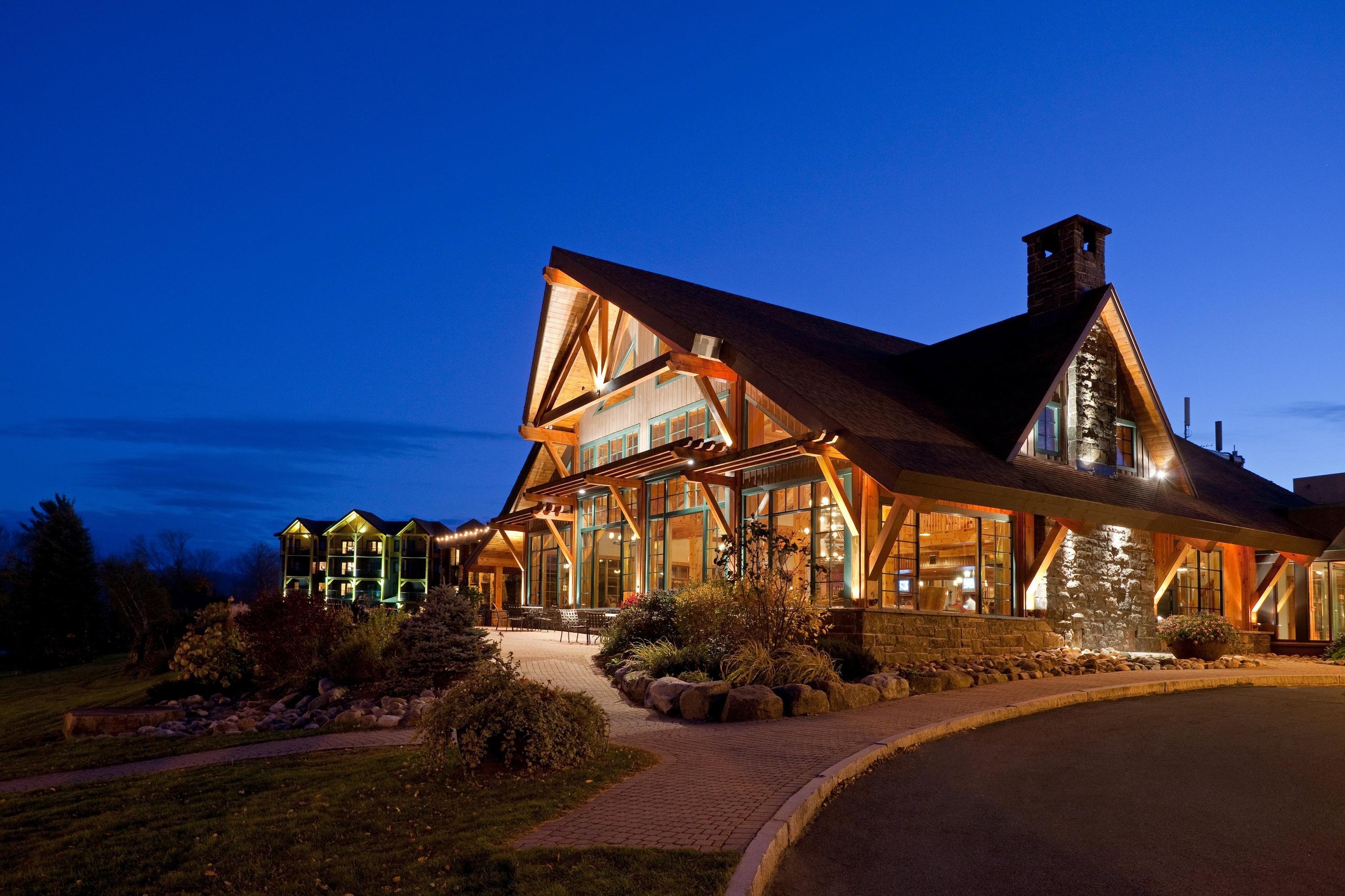 The Haus On Mirror Lake, Lake Placid Compare Deals