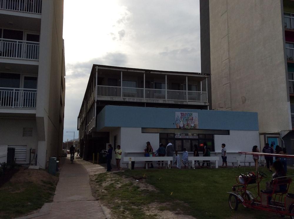 Surfline hotel shop