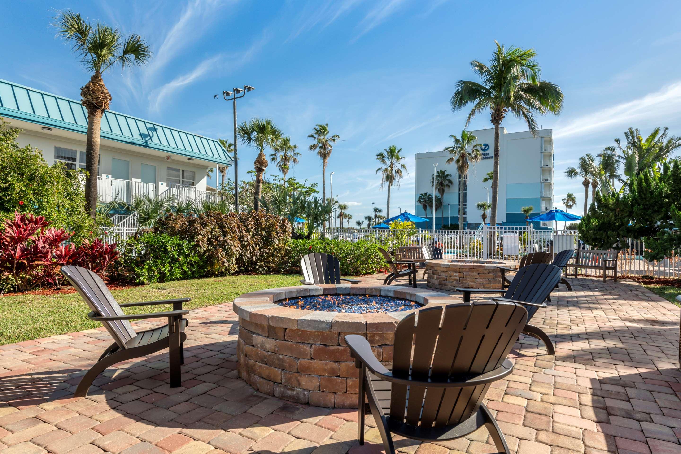 Discover the Perfect Hotel near Kennedy Space Center: Ultimate Comfort & Proximity!