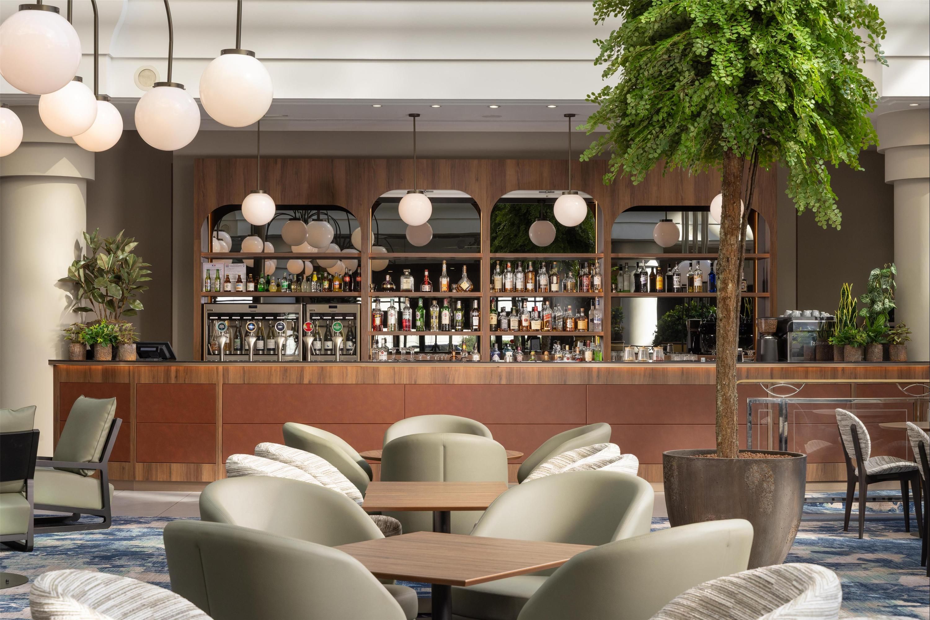 Hilton Paris Charles de Gaulle Airport, Roissy-en-France | HotelsCombined