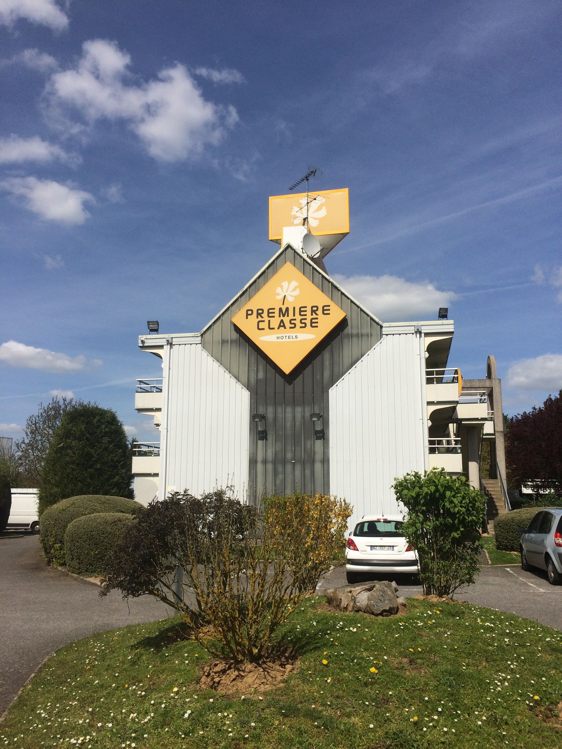 Maison D Hotes Les Jardins Du Val Rolleboise Compare Deals