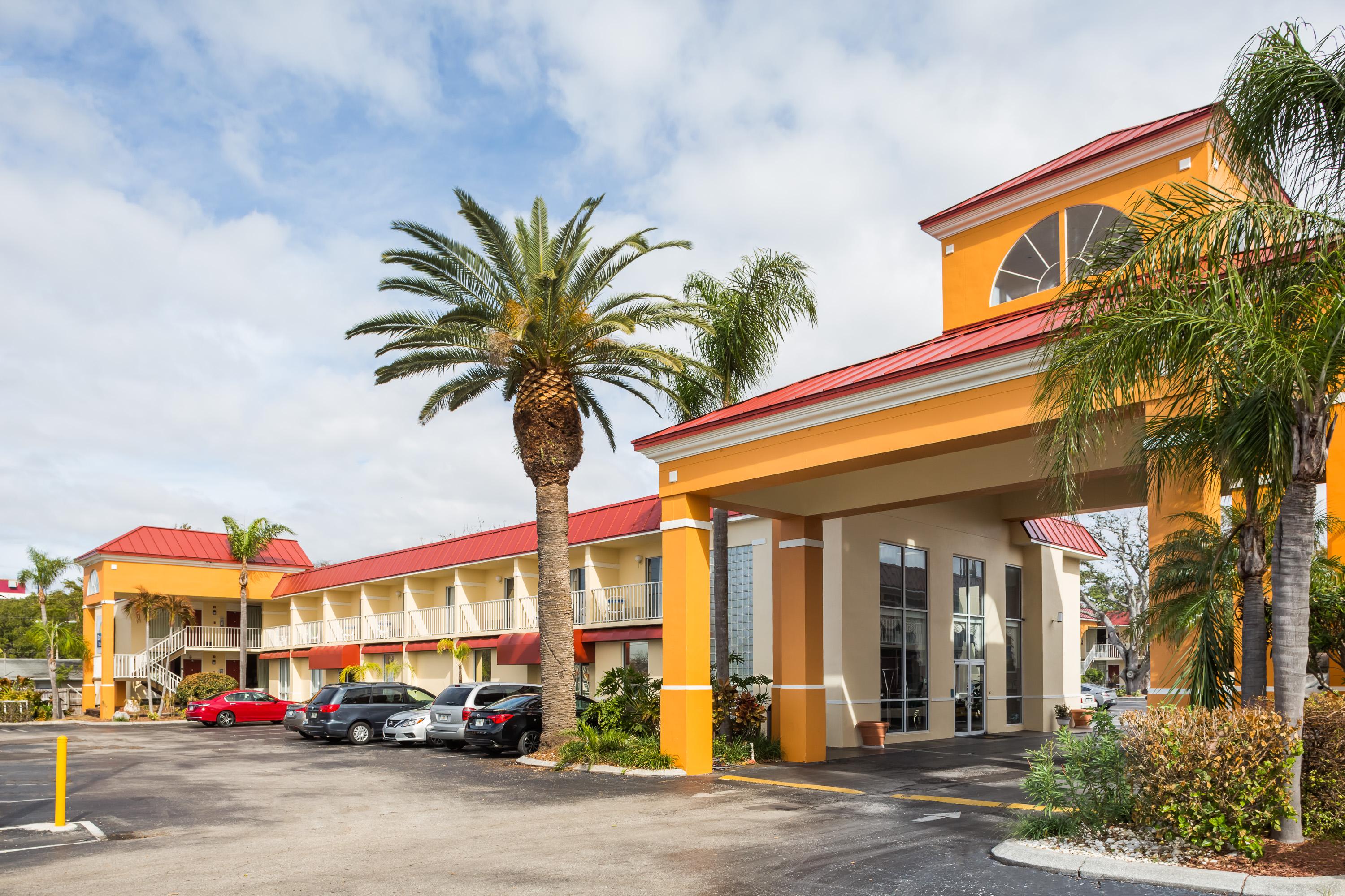 Fairfield Inn & Suites Holiday Tarpon Springs, Holiday Compare Deals