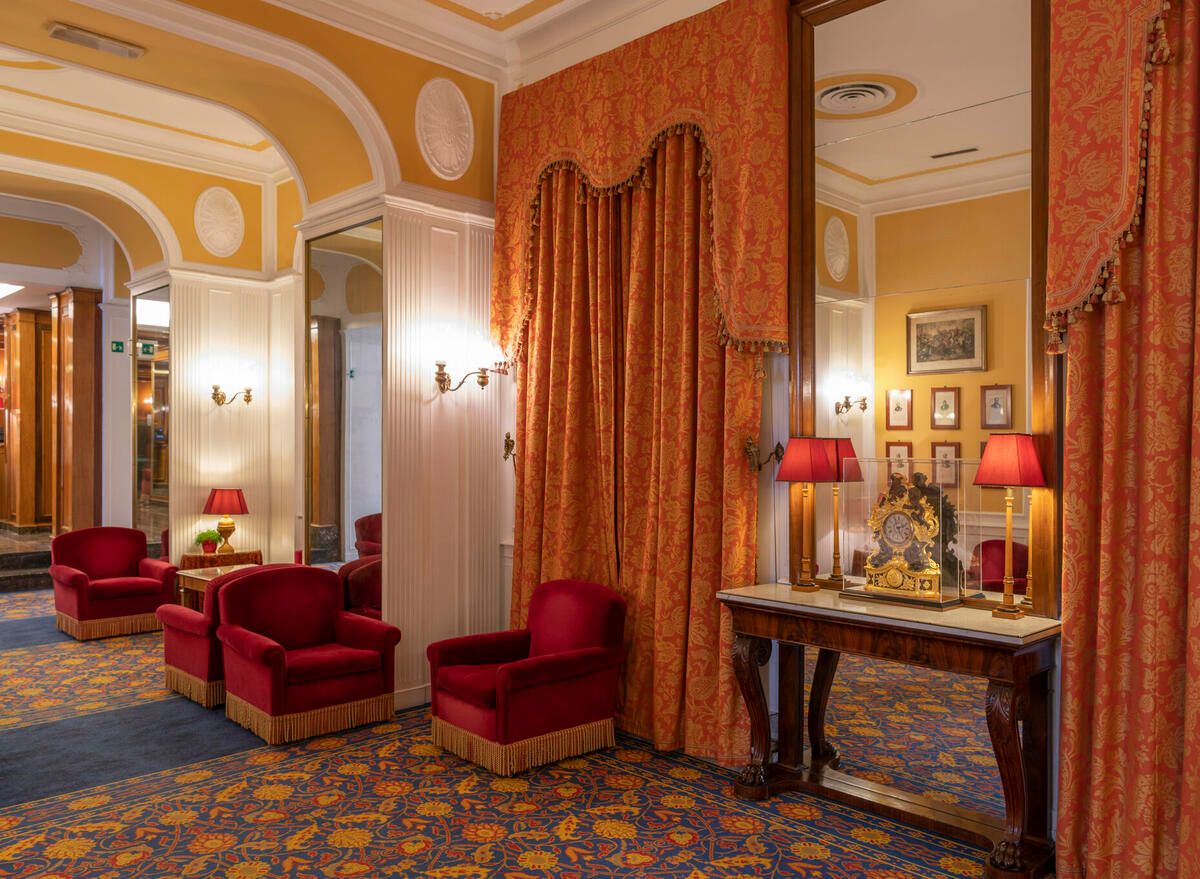 Bettoja Hotel Massimo d'Azeglio, Rome | HotelsCombined, image size:1200x879
