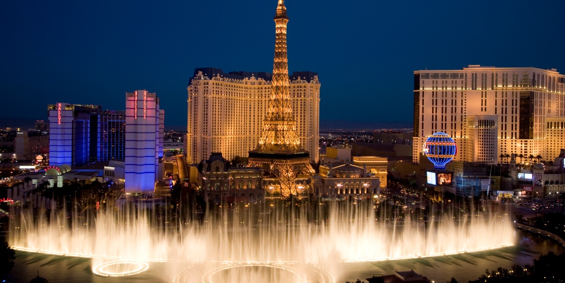 USA, Las Vegas, Nevada, view of Bellagio Fountain, Bally's and Paris Casinos