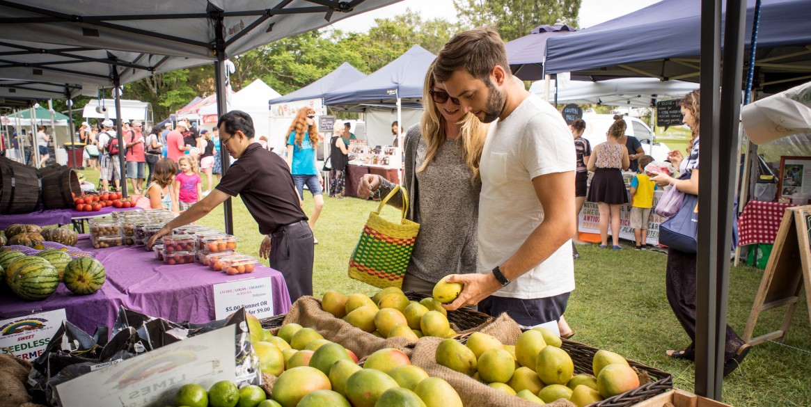 Farmers market shopping for organic produce