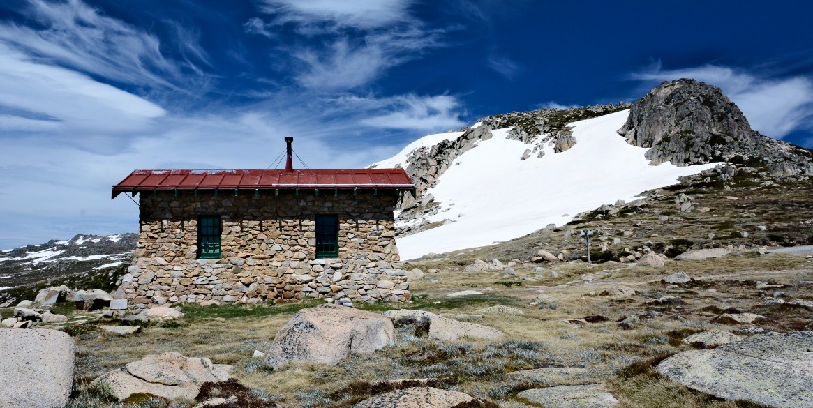 Seamans hut on the trail to the Australian highest Mount Kosciuszko. conquer kozzie