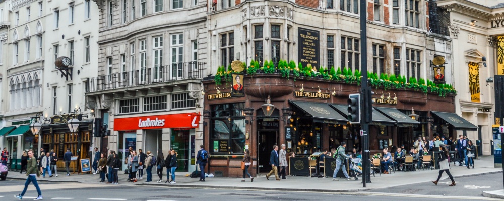 Streets of London, pub exterior