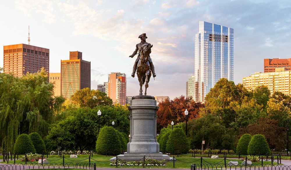 Boston Public Garden: Best place to visit for a nice walk