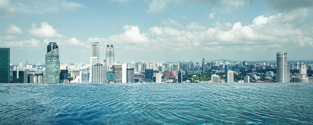 Infinity swimming pool of the Marina Bay Sands in Singapore.