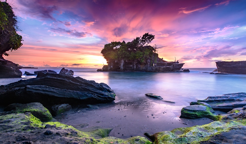 a beautiful color of sunset ta tanah lot, bali