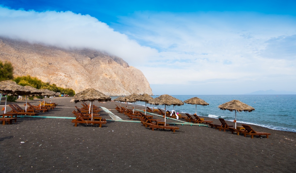 Perivolos Beach