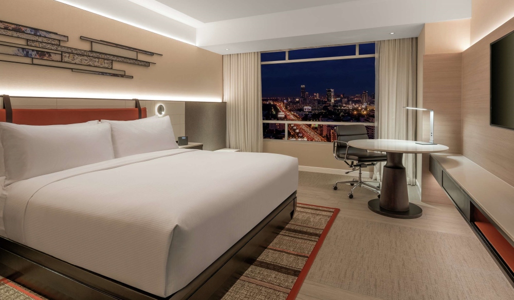 DoubleTree by Hilton Bangkok Ploenchit, romantic bangkok hotels